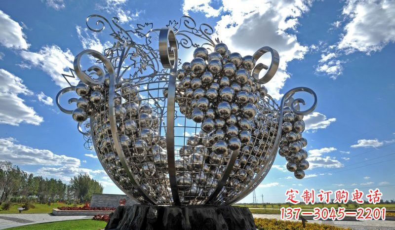 衢州不锈钢葡萄雕塑——城市的艺术之美