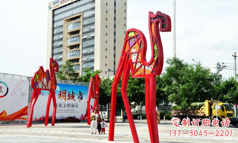 衢州不锈钢大型骆驼雕塑
