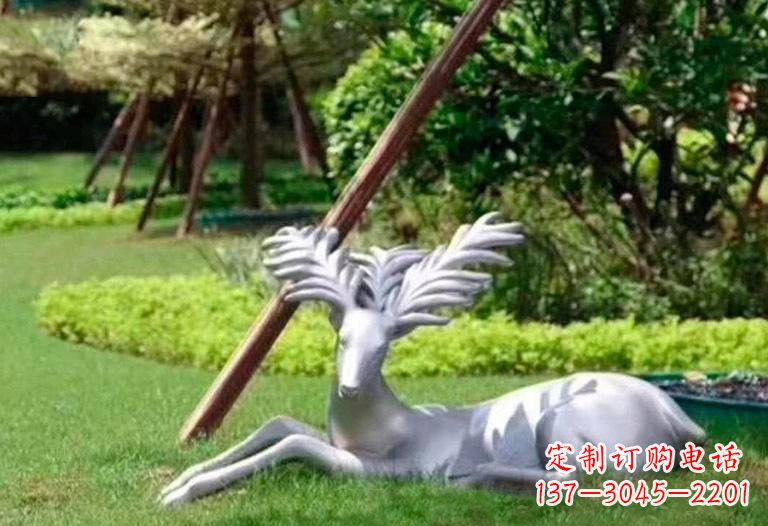 衢州不锈钢公园大角鹿雕塑精致而美丽