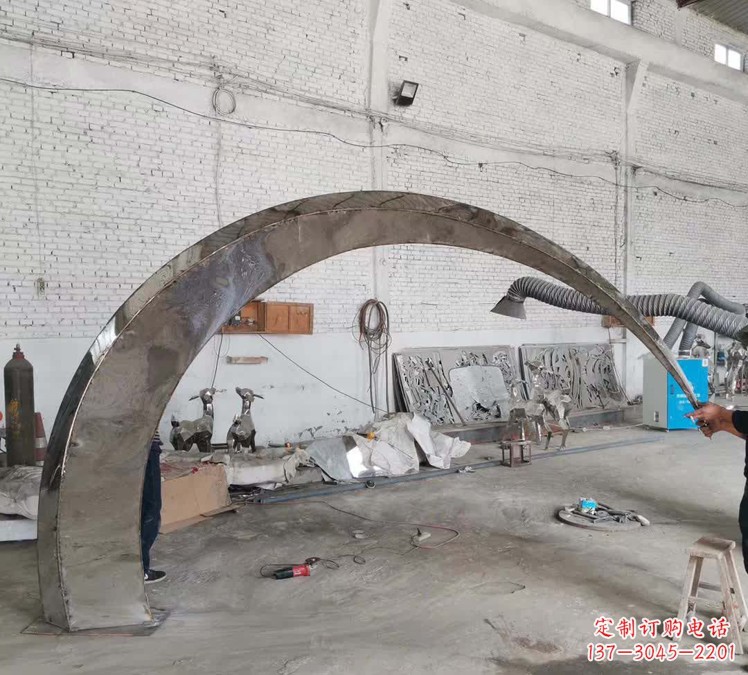 衢州不锈钢拱门半圆雕塑