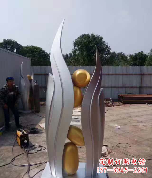 衢州不锈钢广场翅膀雕塑1