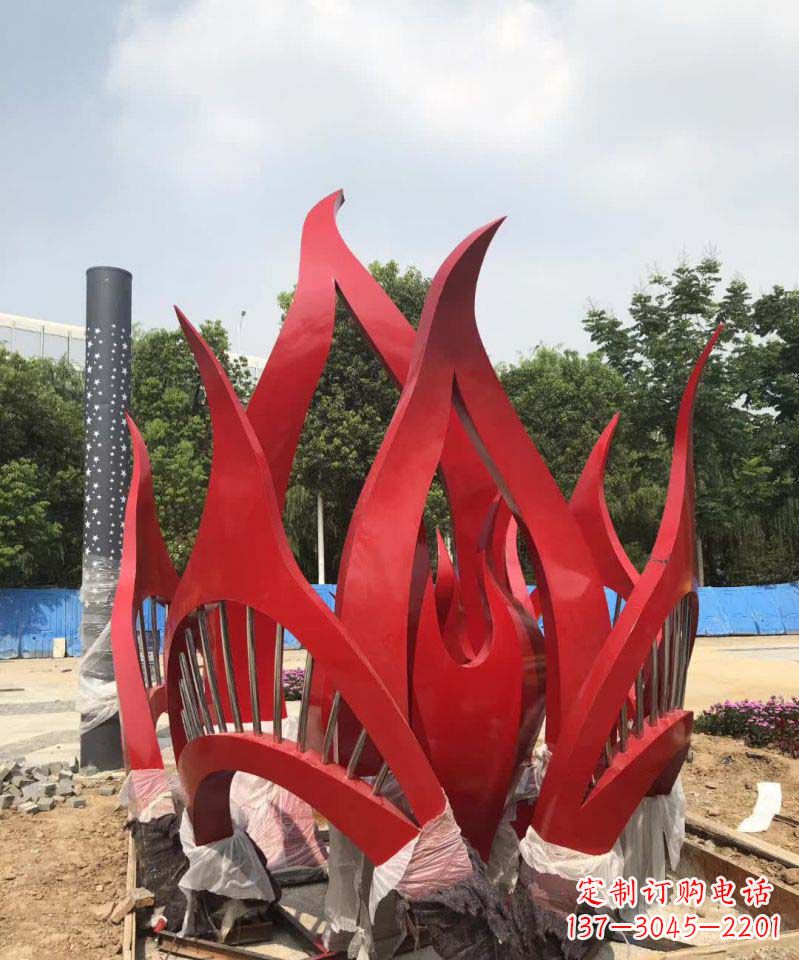 衢州不锈钢树叶雕塑美丽而持久的艺术