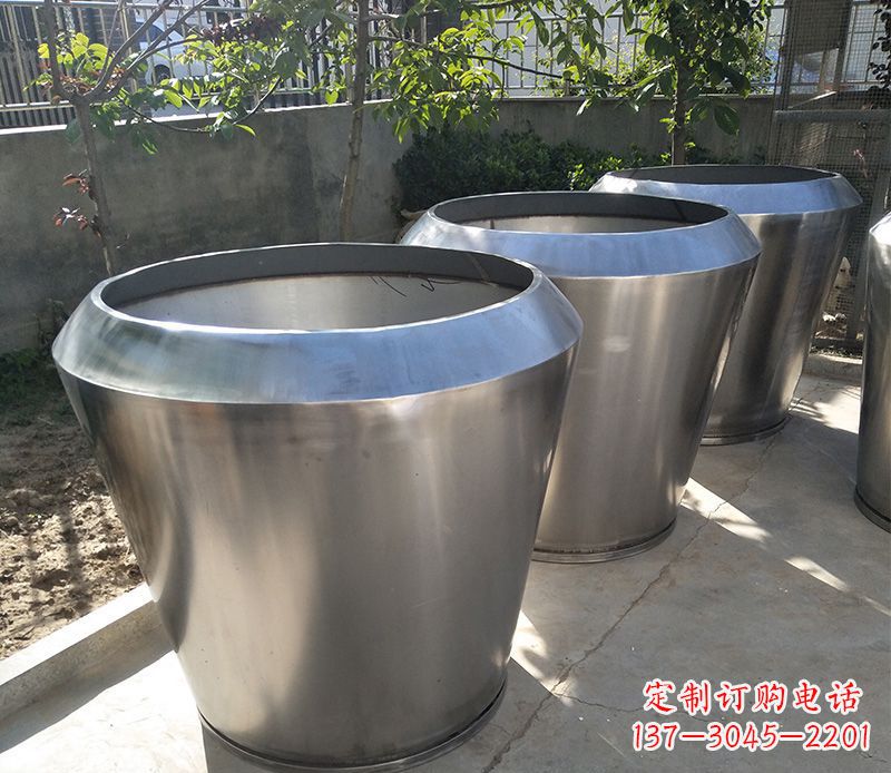 衢州不锈钢花盆雕塑给你的家园增添一份独特的美