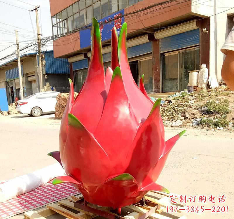 衢州不锈钢火龙果雕塑2