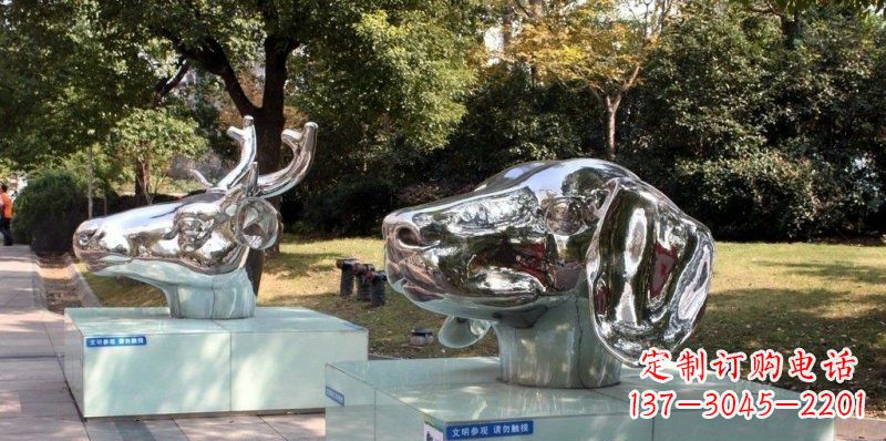 衢州狗头公园不锈钢鹿和狗雕塑