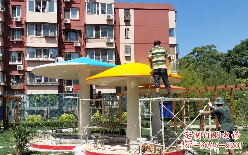 衢州不锈钢蘑菇凉亭——精美雕塑点缀绿意