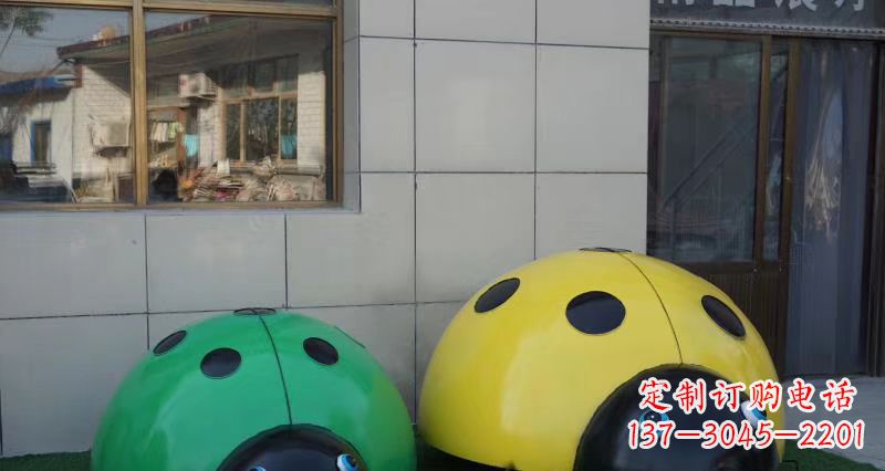 衢州不锈钢瓢虫雕塑精致而富有艺术感