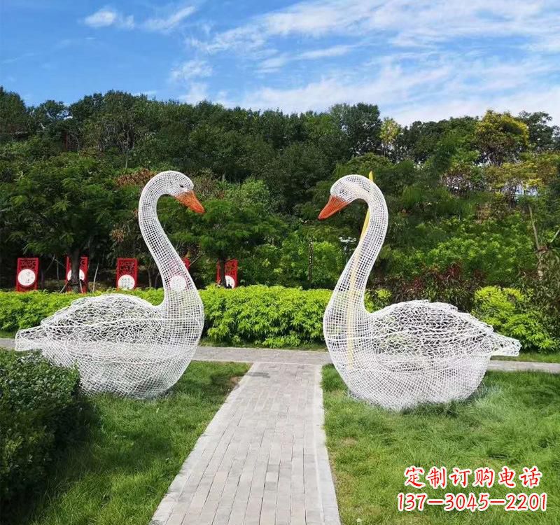 衢州不锈钢天鹅雕塑——象征着爱与和平