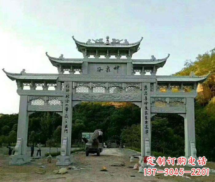 衢州村口石雕牌楼千百年文化瑰宝