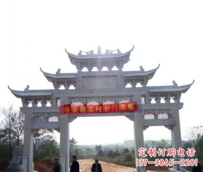 衢州三门石雕牌楼古老而精美的雕塑