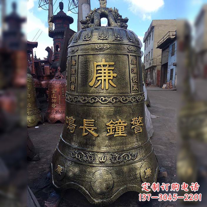 衢州大铜钟雕塑