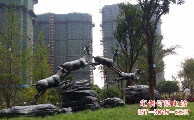 衢州飞奔小鹿小区精美动物铜雕