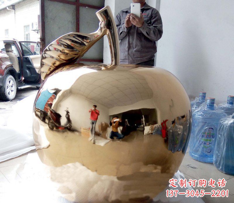 衢州精美的不锈钢镜面苹果雕塑
