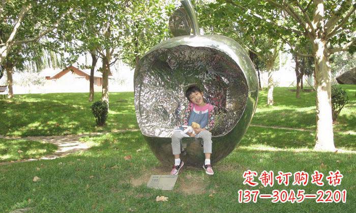 衢州精致雕刻不锈钢苹果座椅雕塑