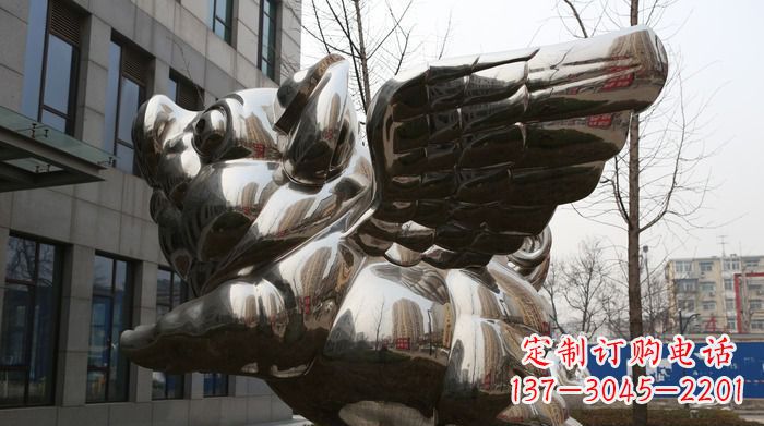衢州精美不锈钢大翅膀猪景观雕塑