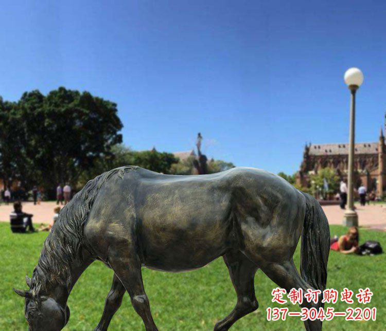 衢州公园低头马玻璃钢仿铜动物雕塑