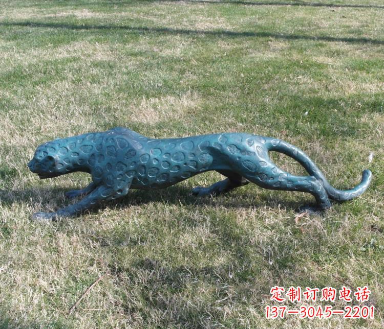 衢州公园金钱豹铜雕