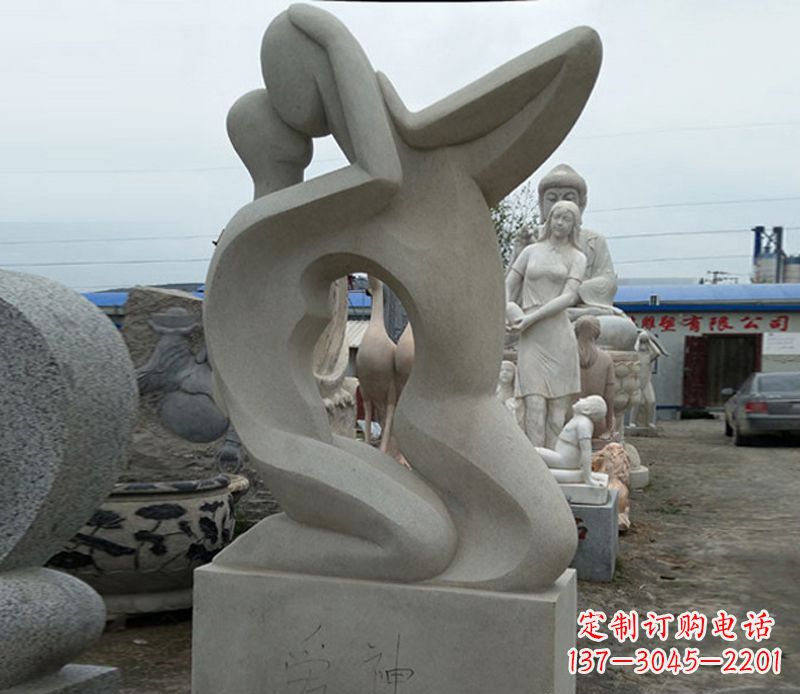 衢州广场情侣人物石雕