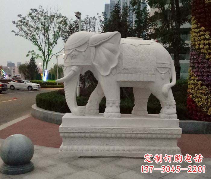衢州汉白玉头戴珠宝的大象门口招财石雕