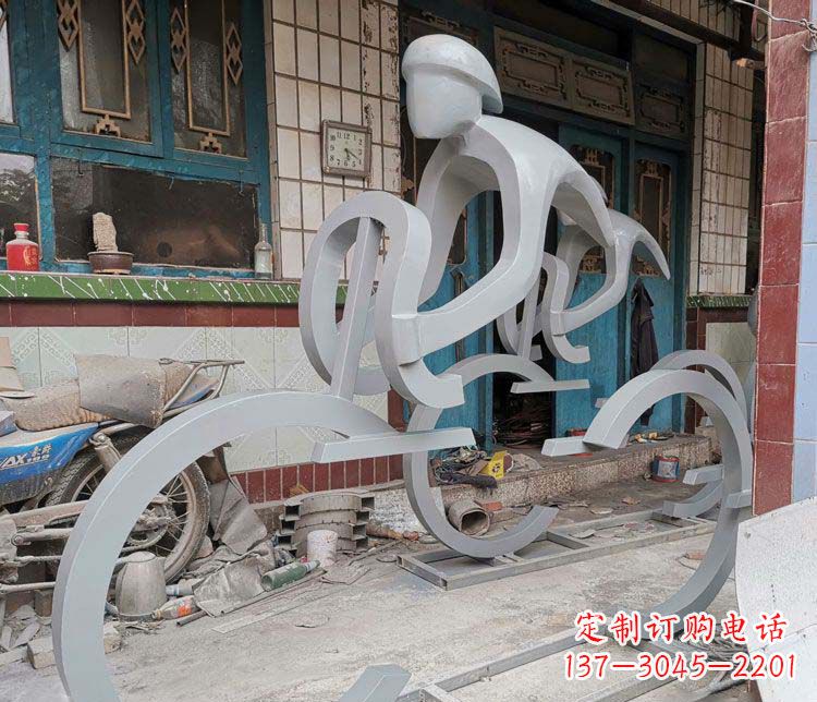 衢州户外不锈钢骑自行车人物雕塑