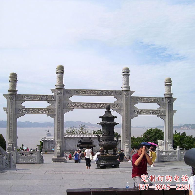 衢州寺院冲天式石雕牌坊