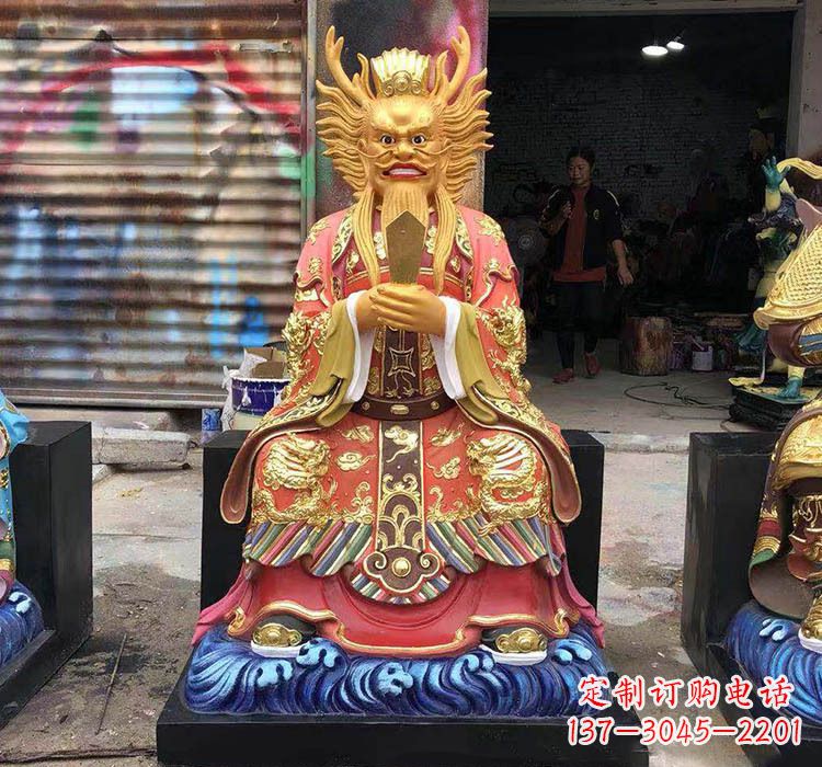 衢州铜雕彩绘坐式龙王