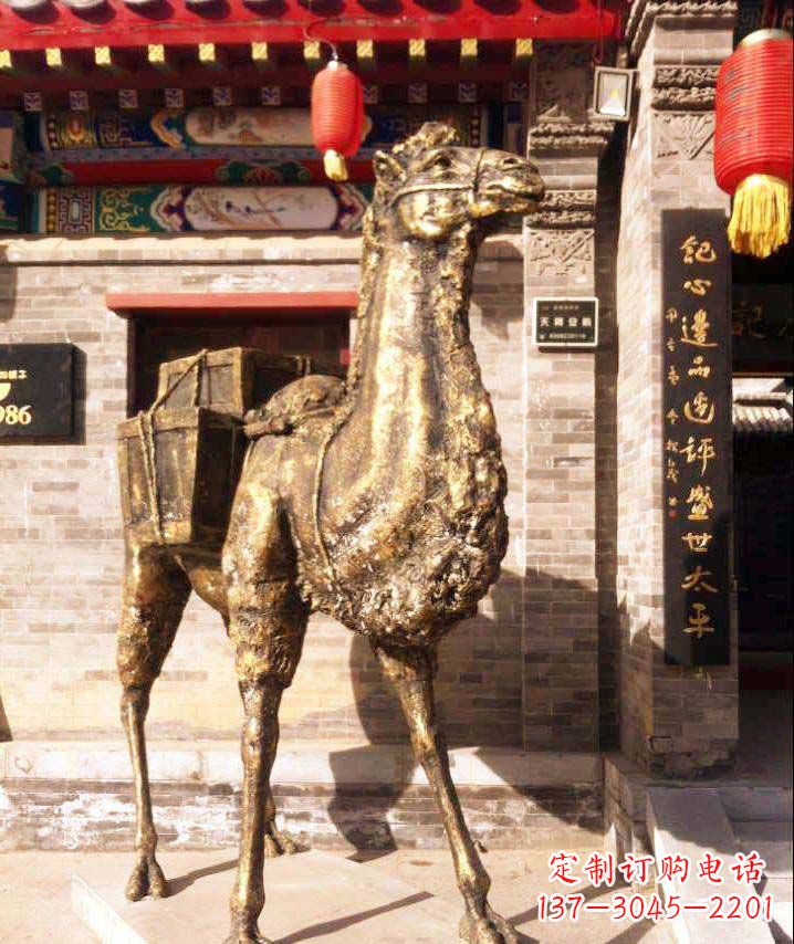 衢州驮行李的骆驼动物铜雕