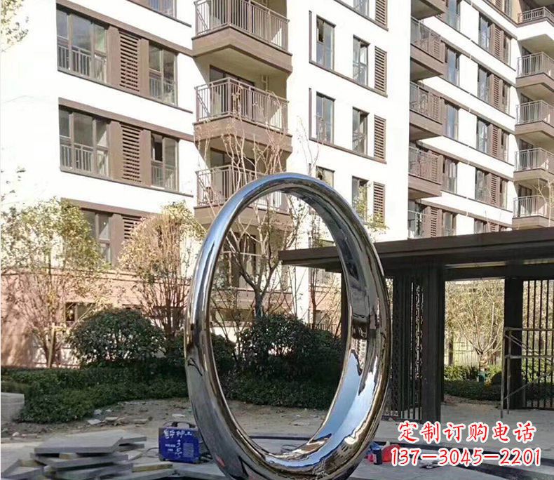衢州小区不锈钢镜面圆环雕塑
