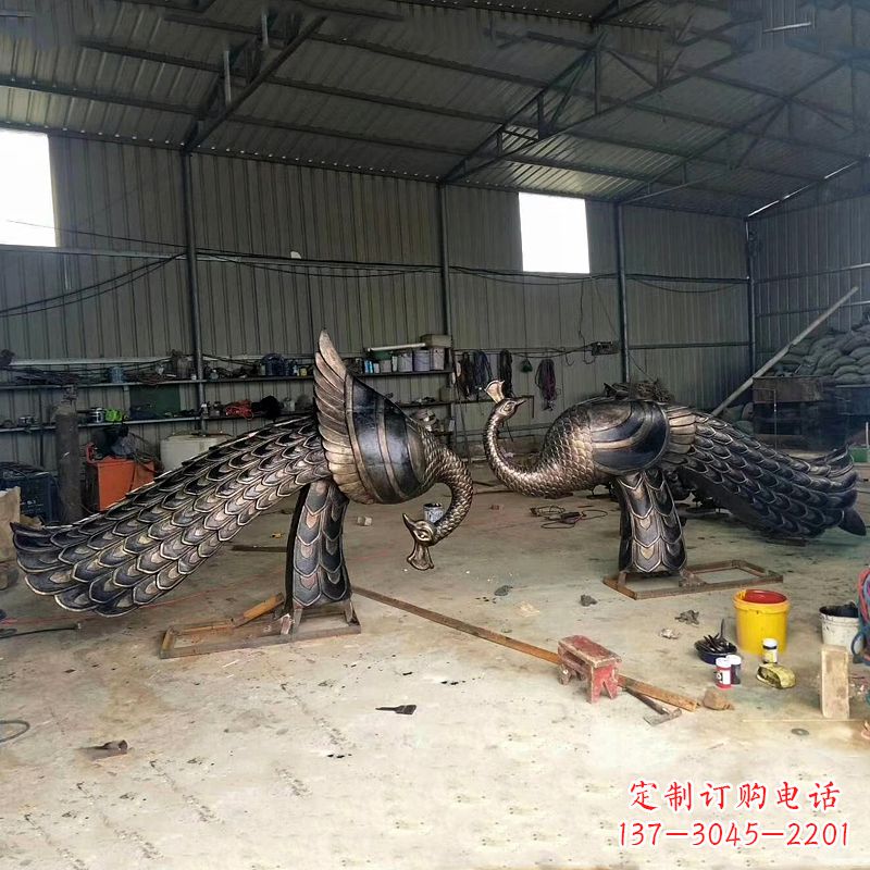 衢州铸铜孔雀雕塑